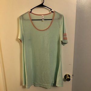 Lularoe classic tee